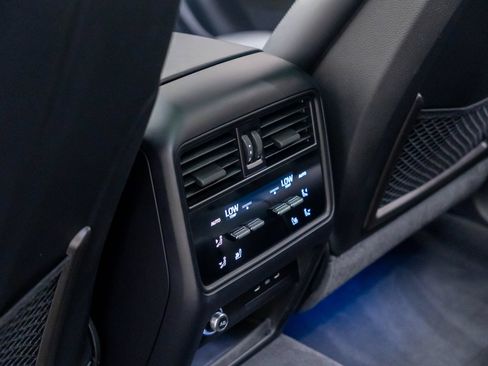 Certified 2025 Porsche Cayenne GTS AWD/4WD image 19