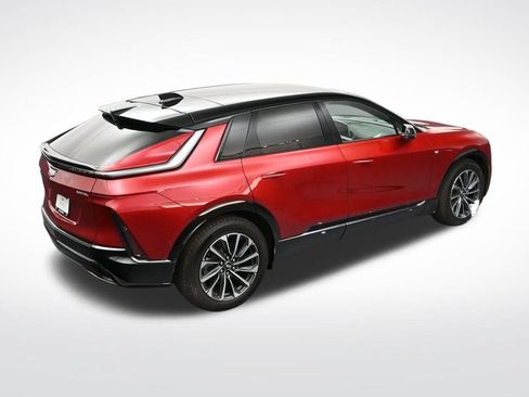 Used 2025 Cadillac Lyriq Sport AWD/4WD image 20