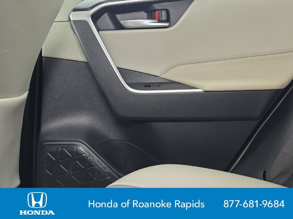 Used 2019 Toyota RAV4 XLE Premium FWD image 30