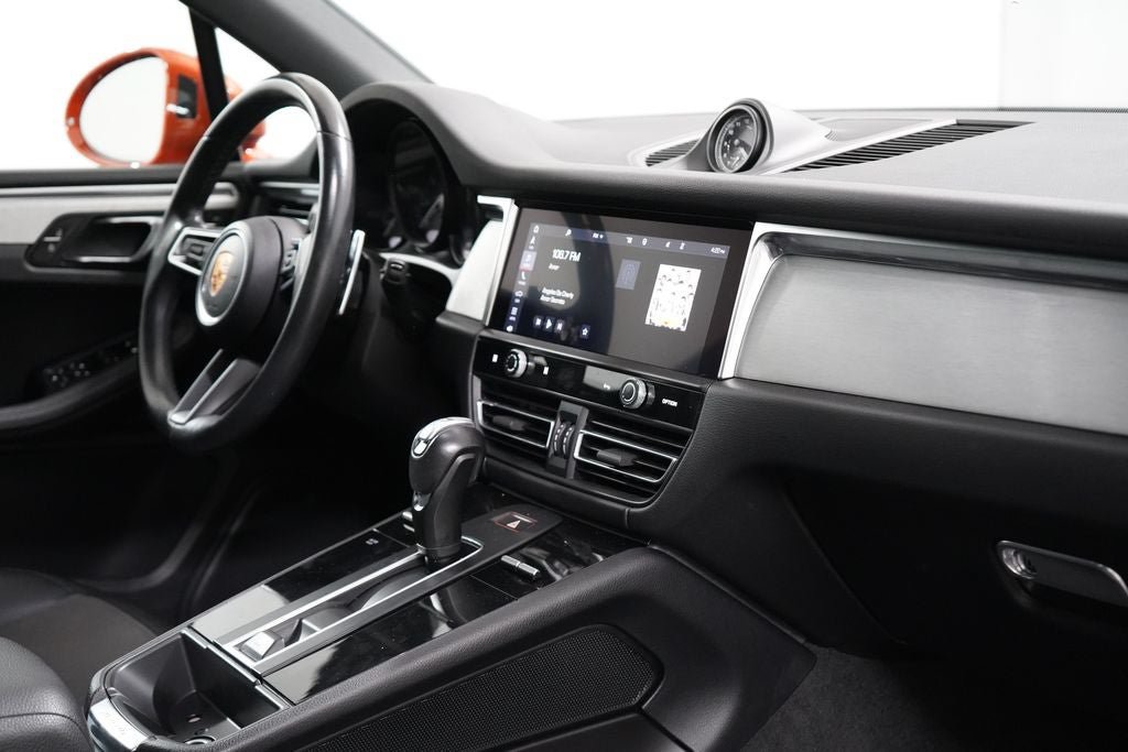 Used 2023 Porsche Macan AWD/4WD image 33