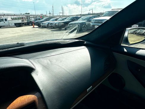 Used 2006 BMW M6 Coupe image 35