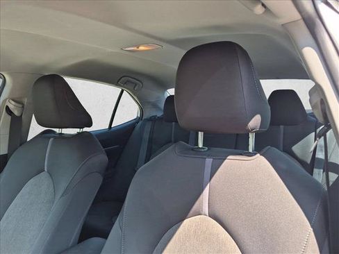 Used 2022 Toyota Camry LE FWD image 15