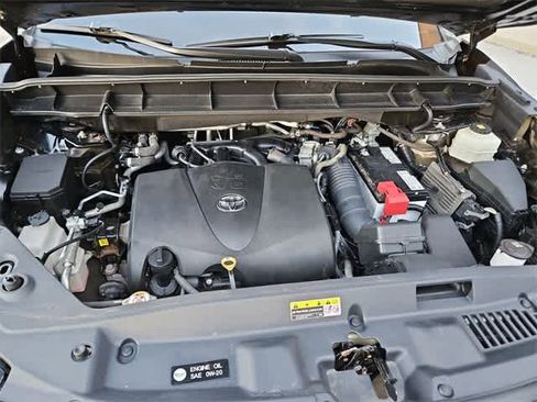 Used 2022 Toyota Highlander XLE image 15