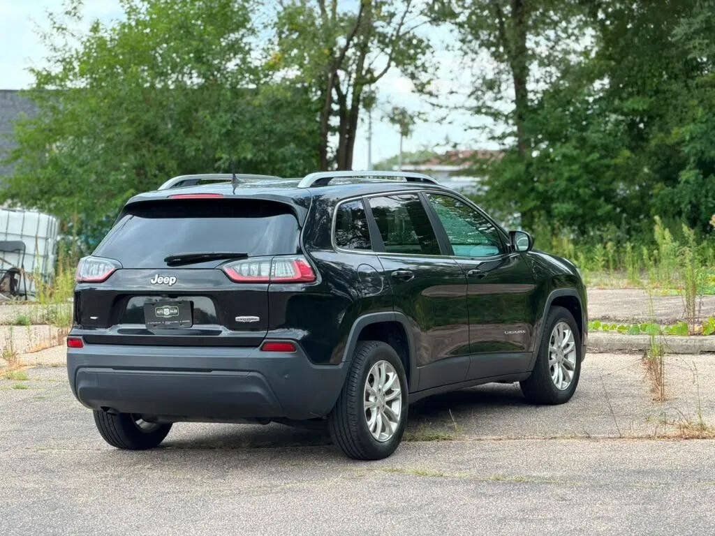 Used 2019 Jeep Cherokee Latitude w/ Popular Appearance Group FWD image 6