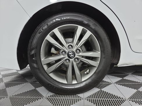 Used 2018 Hyundai Elantra Value Edition w/ Cargo Package FWD image 10