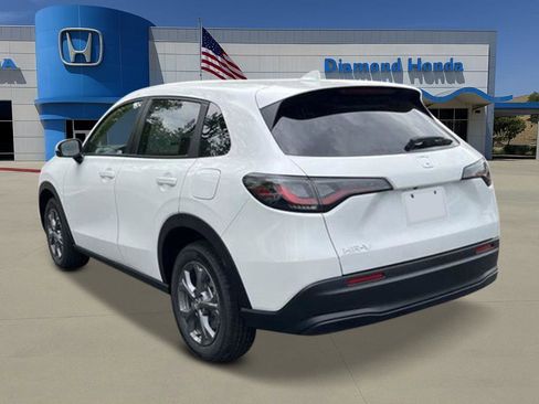 New 2026 Honda HR-V LX image 3