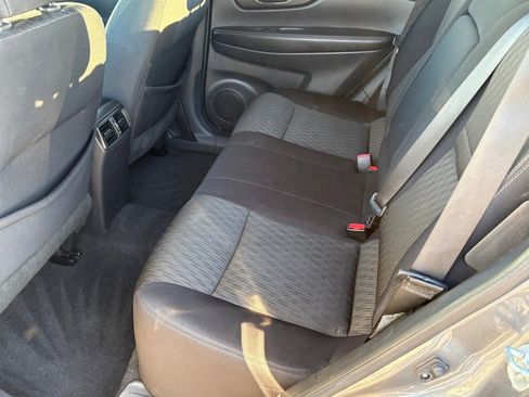 Used 2017 Nissan Rogue SV image 32