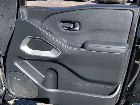 Used 2022 Nissan Frontier SV w/ SV Premium Package image 22