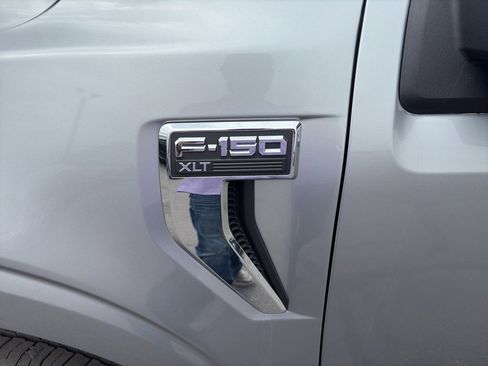 Used 2023 Ford F150 XLT w/ Trailer Tow Package image 9