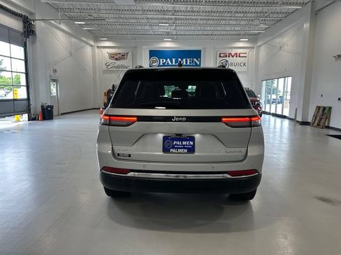 Used 2024 Jeep Grand Cherokee Limited AWD/4WD image 6