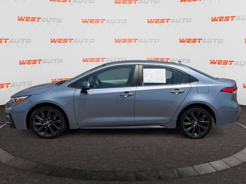 Used 2023 Toyota Corolla SE FWD image 2