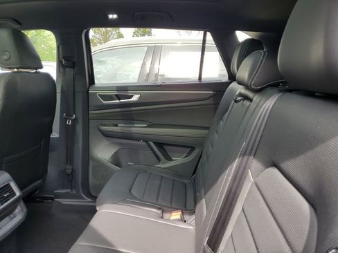 New 2026 Volkswagen Atlas Cross Sport SEL R-Line AWD/4WD image 10