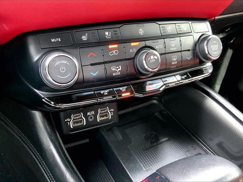 Used 2022 Dodge Durango R/T w/ Blacktop Package AWD/4WD image 34