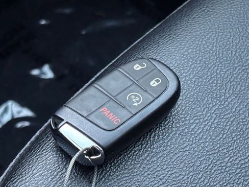 Used 2025 Jeep Compass Limited AWD/4WD image 21