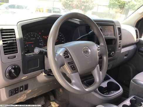 Used 2020 Nissan NV 2500 SV RWD image 7