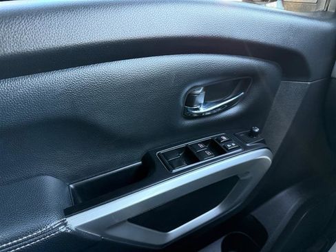Used 2019 Nissan Titan PRO-4X image 24