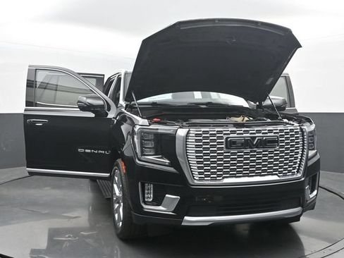 Used 2022 GMC Yukon Denali w/ Denali Ultimate Package AWD/4WD image 54