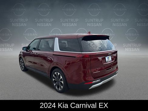 Used 2024 Kia Carnival EX FWD image 3