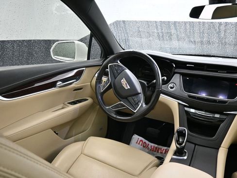 Used 2019 Cadillac XT5 Luxury FWD image 14