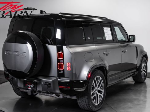 Used 2024 Land Rover Defender 110 X-Dynamic SE AWD/4WD image 5