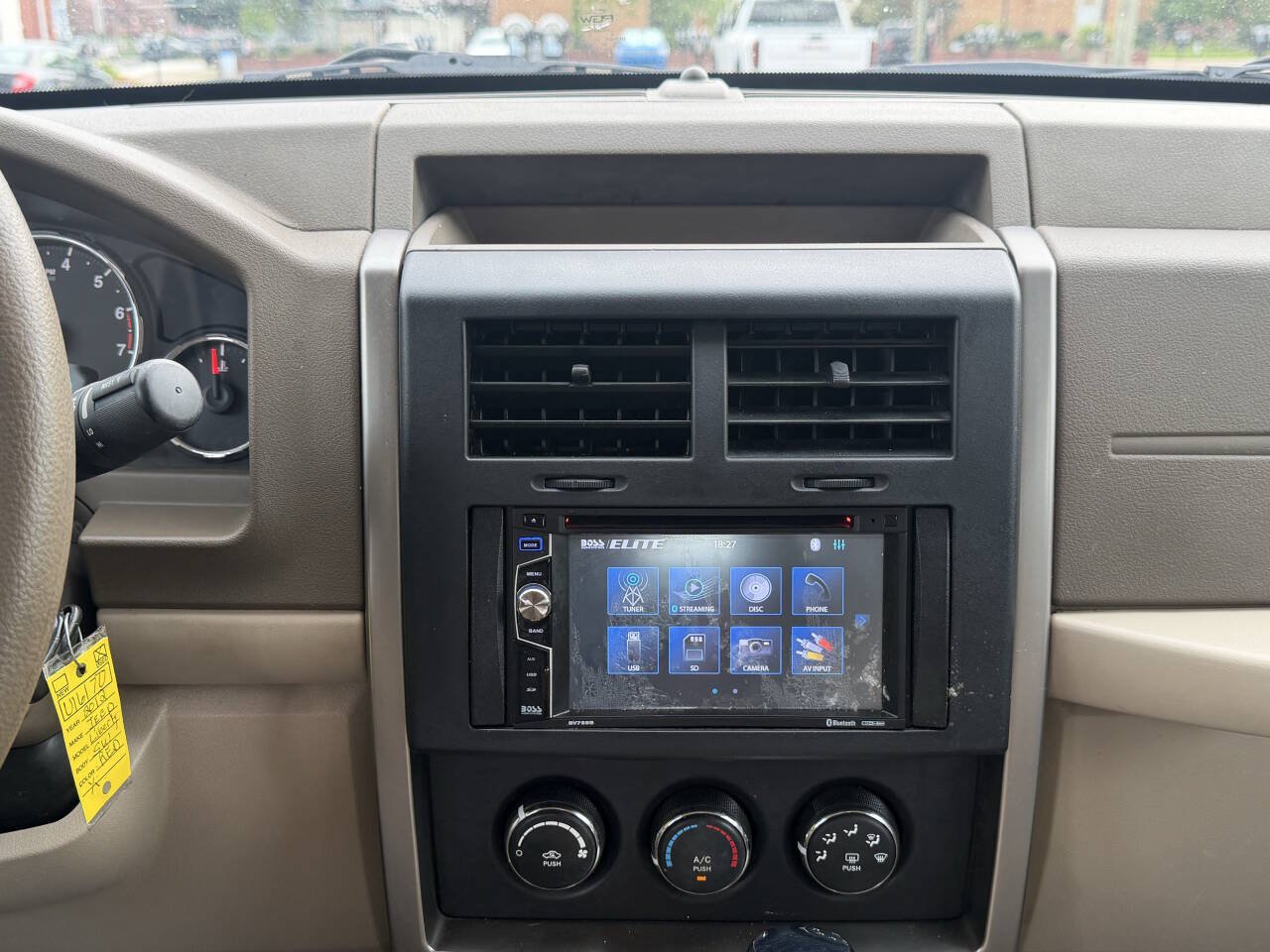 Used 2012 Jeep Liberty Sport AWD/4WD image 13