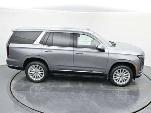 New 2026 Cadillac Escalade 4WD w/ LPO, Floor Liner Package image 28