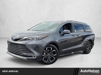 Certified 2025 Toyota Sienna Platinum video 1