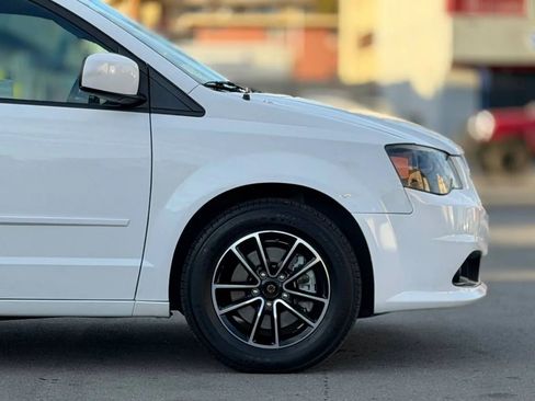 Used 2017 Dodge Grand Caravan GT image 17
