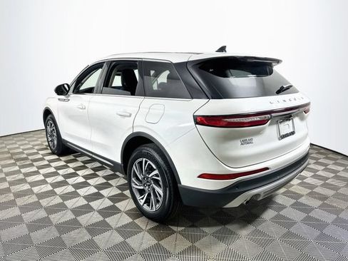 Used 2023 Lincoln Corsair FWD w/ Rear Removable Package Tray image 5