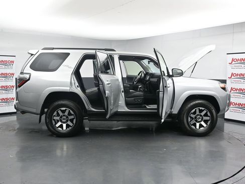 Used 2024 Toyota 4Runner TRD Off-Road Premium AWD/4WD image 41