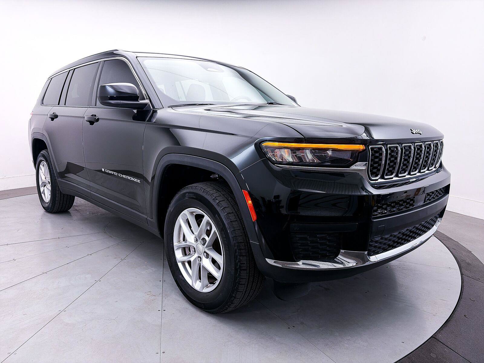 Used 2023 Jeep Grand Cherokee L Laredo w/ Luxury Tech Group I AWD/4WD image 9