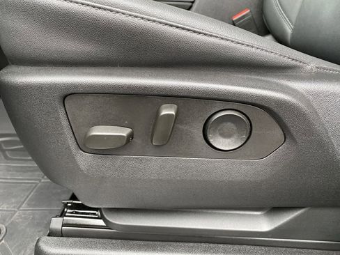 Used 2023 Chevrolet Tahoe LT w/ Luxury Package image 14