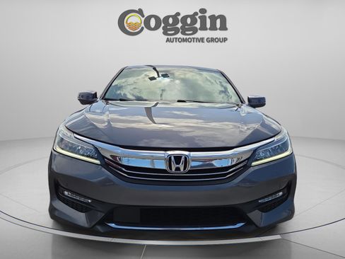 Used 2017 Honda Accord Touring image 8