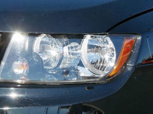 Used 2015 Jeep Compass Latitude image 5