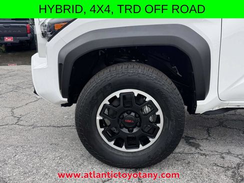 Used 2025 Toyota Tacoma TRD Off-Road AWD/4WD image 11