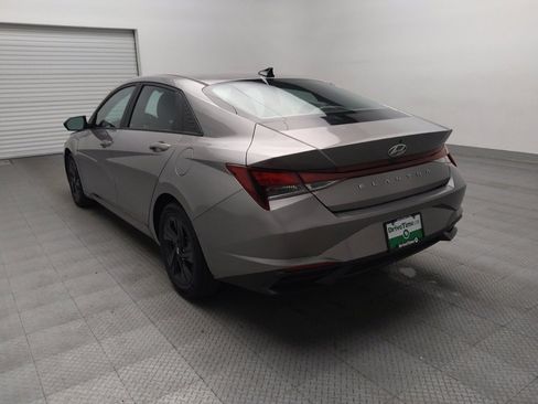 Used 2023 Hyundai Elantra SEL w/ Preferred Accessory Package image 5