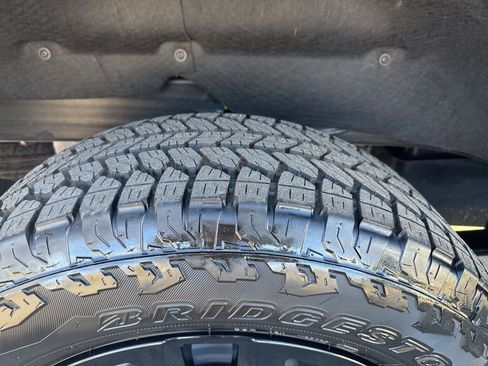 Used 2026 Chevrolet Silverado 1500 LT Trail Boss w/ Convenience Package II AWD/4WD image 38
