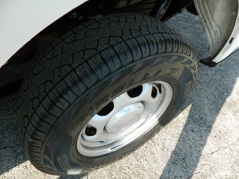 Used 2018 Ford F150 XL w/ Equipment Group 101A Mid image 12