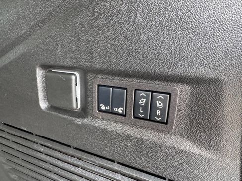 Used 2024 GMC Yukon Denali image 49