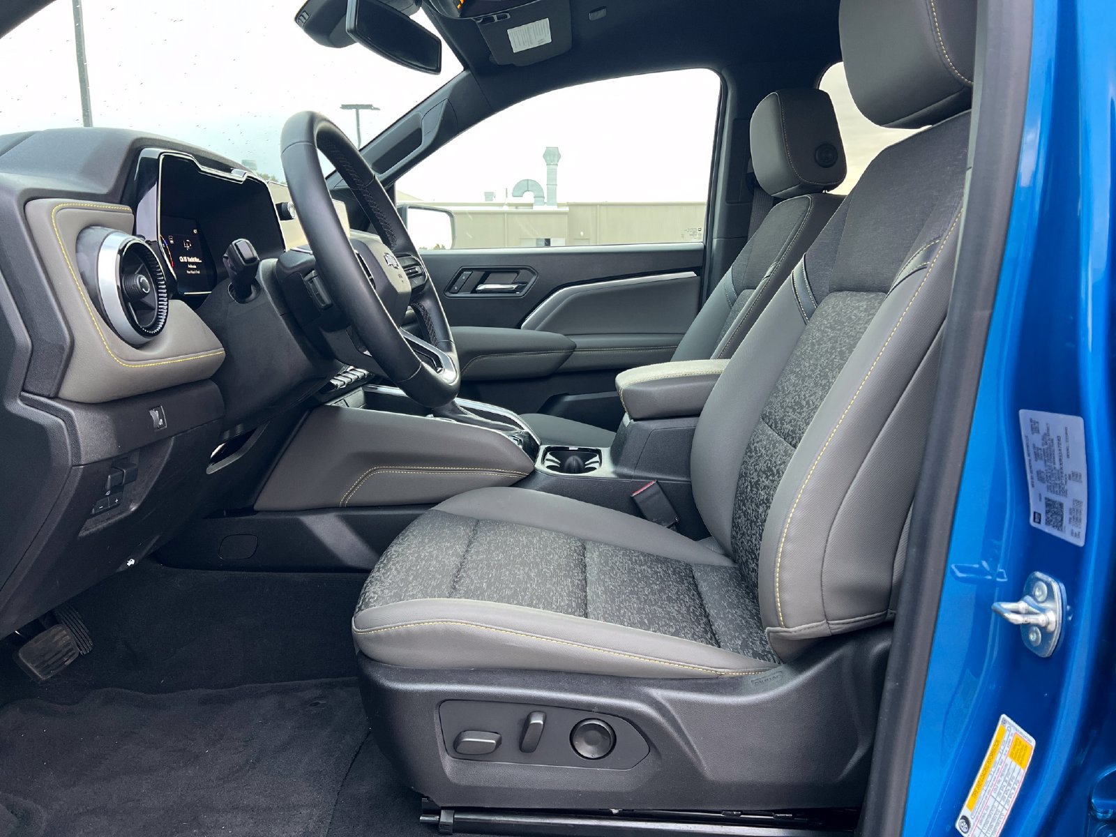 Used 2024 Chevrolet Colorado ZR2 AWD/4WD image 21