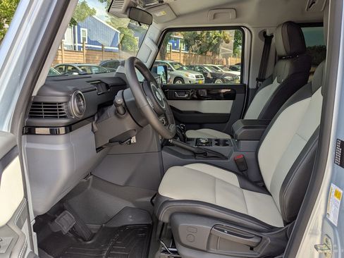 Used 2024 INEOS Grenadier Fieldmaster Edition image 10