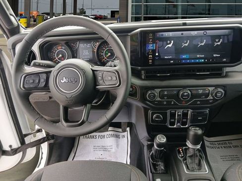 Used 2025 Jeep Wrangler Unlimited Sport AWD/4WD image 10