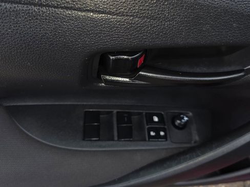 Used 2025 Toyota Corolla LE FWD image 24