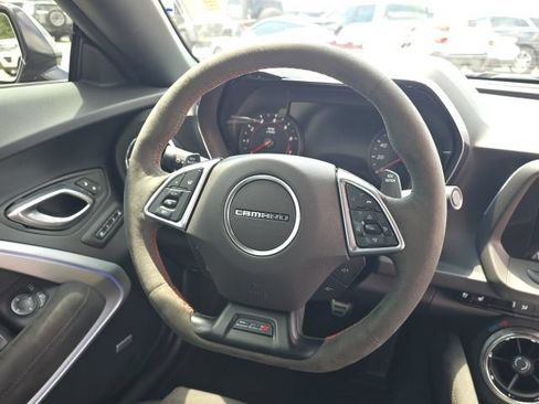Used 2022 Chevrolet Camaro ZL1 RWD image 15