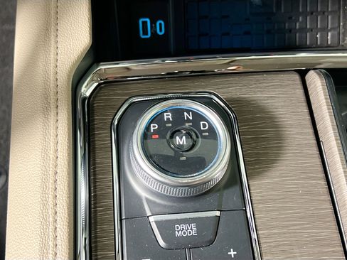 Used 2024 Ford Expedition Limited RWD image 25