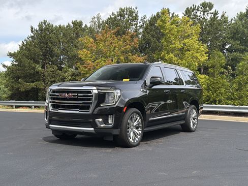 Used 2021 GMC Yukon XL SLT w/ SLT Premium Package AWD/4WD image 12