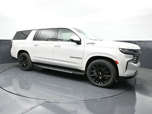 Used 2022 Chevrolet Suburban High Country w/ LPO, Illumination Package AWD/4WD image 1