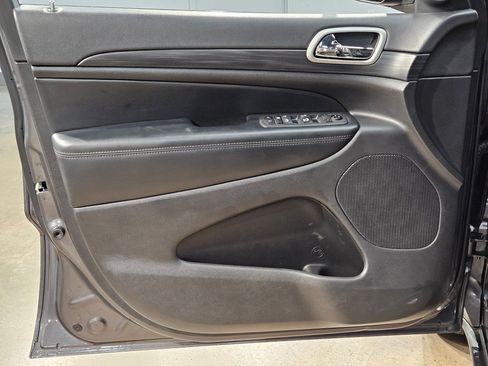 Used 2020 Jeep Grand Cherokee Altitude RWD image 20