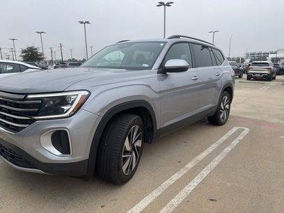 Used 2024 Volkswagen Atlas SE w/ Panoramic Sunroof Package
