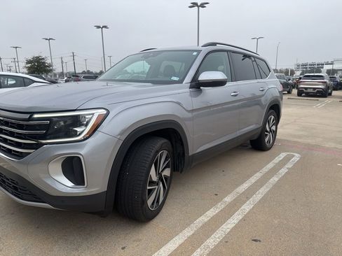 Used 2024 Volkswagen Atlas SE w/ Panoramic Sunroof Package image 1